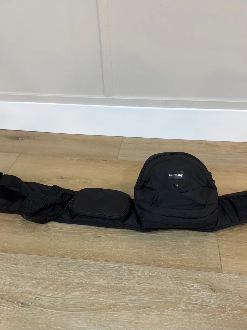 TUSHBABY Hip Seat Carrier - Black